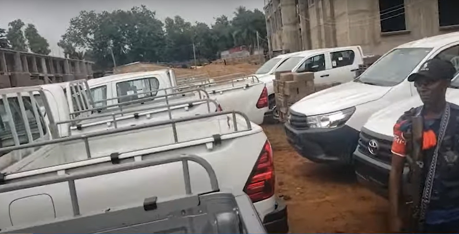 Le Président Fatshi a offert une quinzaine des pick-up aux Profs/Mbujimayi
